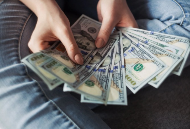 counting money for gambline